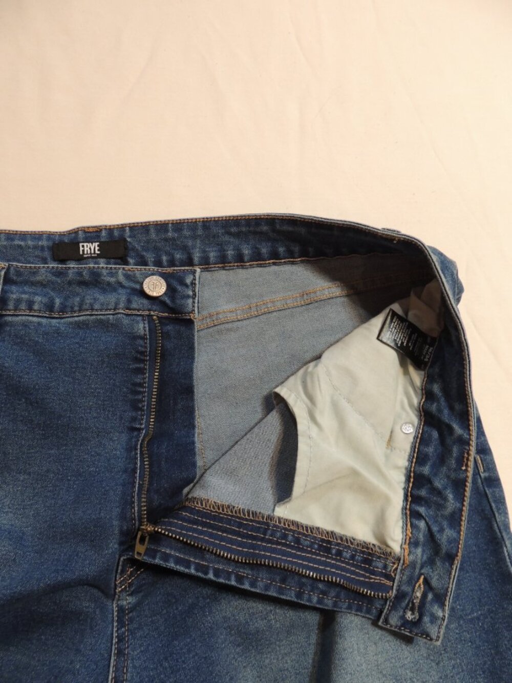 FRYE Jeans Woman Size 16 Pockets Outdoor Denim Blue Jeans - Picture 4 of 10